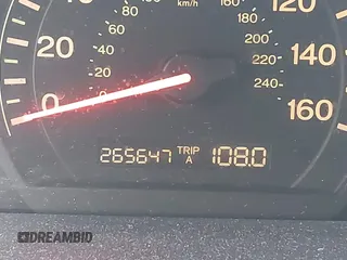 2003 Honda Accord LX z VIN 1HGCM66353A013204, wystawiony jako IAAI lot #41463511 z przebiegiem 265 647 mil mil oraz . Historia ofert i sprzedaży dostępna na DreamBid. Obrazek 7.