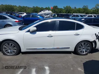 2016 Kia Cadenza Premium z VIN KNALN4D75G5221164, wystawiony jako IAAI lot #42253125 z przebiegiem 200 071 mil mil oraz . Historia ofert i sprzedaży dostępna na DreamBid. Obrazek 14.