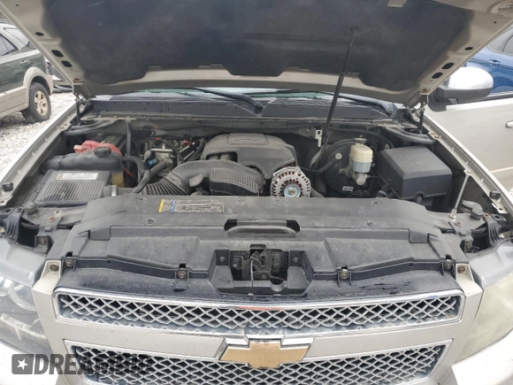 2008 Chevrolet Suburban LTZ with VIN 3GNFK16308G157294, listed as a Copart auction lot 57337905 with 312,276 mi miles and Clean title. Bid and sale history available at DreamBid. Image 12.
