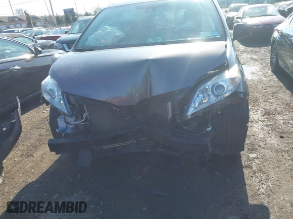 2019 Toyota Sienna XLE Auto Access Seat with VIN 5TDYZ3DC5KS014278, listed as a IAAI auction lot 41767187 with 59,444 mi miles. Bid and sale history available at carsss.com. Image 12.