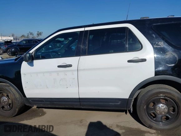 2017 Ford Police Interceptor Utility с VIN 1FM5K8ARXHGC34771, выставлен на аукционе IAAI как лот 42629582 с пробегом Не указан миль и . История ставок и продаж доступна на DreamBid. Изображение 13.