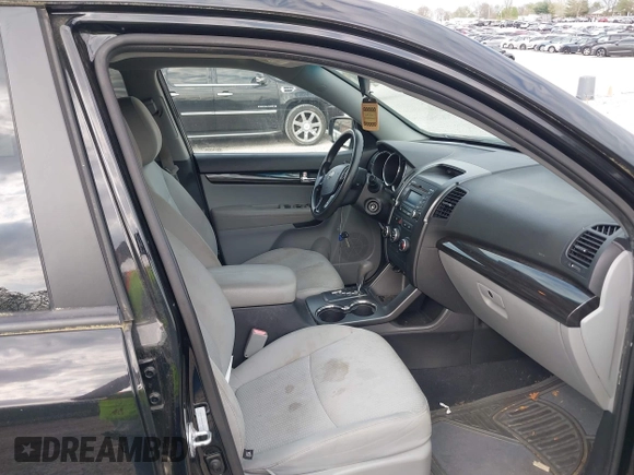 2012 Kia Sorento LX with VIN 5XYKT4A24CG270970, listed as a IAAI auction lot 41990293 with 135,769 mi miles. Bid and sale history available at carsss.com. Image 5.