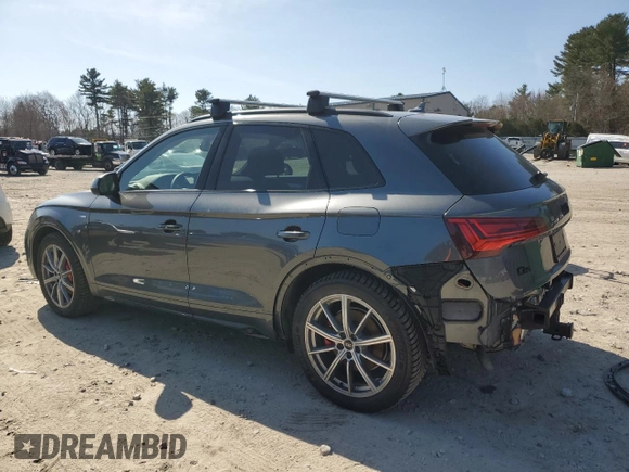 2024 Audi Q5 S line Premium Plus z VIN WA1E2AFY0R2104938, wystawiony jako Copart lot #48248405 z przebiegiem 9 118 mil mil oraz Szkoda całkowita • Salvage title. Historia ofert i sprzedaży dostępna na DreamBid. Obrazek 2.