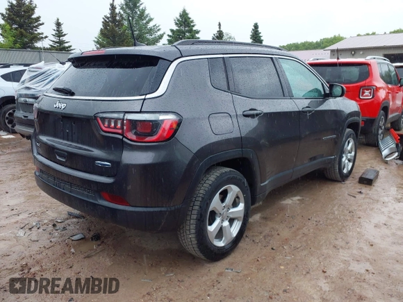 2018 Jeep Compass Latitude z VIN 3C4NJDBB0JT185244, wystawiony jako IAAI lot #42341860 z przebiegiem 64 533 mil mil oraz . Historia ofert i sprzedaży dostępna na DreamBid. Obrazek 4.