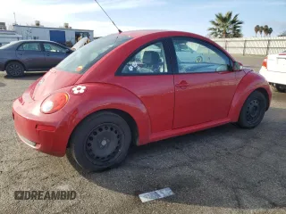 2010 Volkswagen New Beetle Coupe with VIN 3VWPG3AG9AM011291, listed as a Copart auction lot 42550185 with 105,433 mi miles and Salvage Title. Bid and sale history available at carsss.com. Image 3.