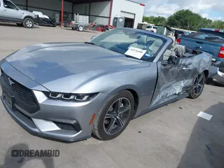 2024 Ford Mustang EcoBoost z VIN 1FAGP8UH4R5125341, wystawiony jako IAAI lot #42576486 z przebiegiem 28 145 mil mil oraz . Historia ofert i sprzedaży dostępna na DreamBid. Obrazek 18.
