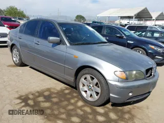 2005 BMW 3 Series 325i with VIN WBAAZ33415KW78646, listed as a IAAI auction lot 42009889 with 184,372 mi miles and . Bid and sale history available at carsss.com. Image 1.