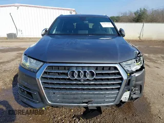 2017 Audi Q7 Premium Plus with VIN WA1LAAF71HD025850, listed as a IAAI auction lot 41567701 with 92,294 mi miles. Bid and sale history available at carsss.com. Image 13.