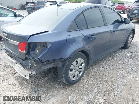 2014 Chevrolet Cruze LS z VIN 1G1PA5SH1E7425780, wystawiony jako IAAI lot #42238210 z przebiegiem 156 546 mil mil oraz . Historia ofert i sprzedaży dostępna na DreamBid. Obrazek 4.
