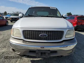 2001 Ford Expedition Eddie Bauer with VIN 1FMFU18L31LA05157, listed as a Copart auction lot 58093335 with 233,649 mi miles and Clean title. Bid and sale history available at DreamBid. Image 5.