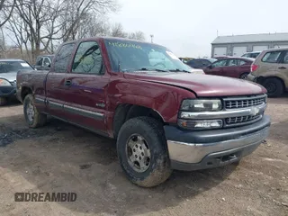 2002 Chevrolet Silverado 1500 LS with VIN 1GCEK19T32E191759, listed as a IAAI auction lot 41880468 with 247,877 mi miles. Bid and sale history available at carsss.com. Image 1.