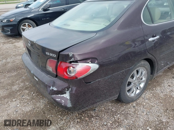 2003 Lexus ES with VIN JTHBF30G530119543, listed as a IAAI auction lot 42159685 with 226,627 mi miles. Bid and sale history available at carsss.com. Image 12.