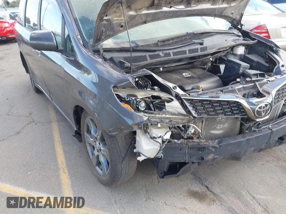 2020 Toyota Sienna SE with VIN 5TDXZ3DC7LS031564, listed as a IAAI auction lot 41710500 with 38,559 mi miles. Bid and sale history available at carsss.com. Image 6.