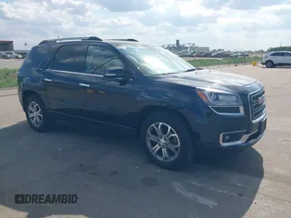 2015 GMC Acadia SLT z VIN 1GKKVSKD2FJ312642, wystawiony jako IAAI lot #42245293 z przebiegiem 131 679 mil mil oraz . Historia ofert i sprzedaży dostępna na DreamBid. Obrazek 1.
