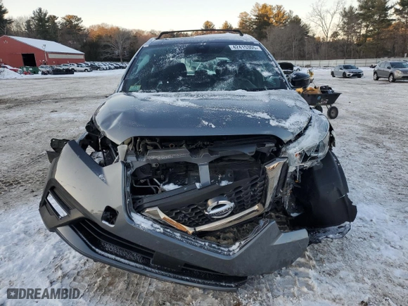 2020 Nissan Kicks SR with VIN 3N1CP5DV3LL524488, listed as a Copart auction lot 42415305 with 0 mi miles and Salvage Title. Bid and sale history available at carsss.com. Image 5.
