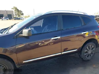 2015 Nissan Rogue Select S with VIN JN8AS5MT3FW671236, listed as a IAAI auction lot 41848463 with 118,222 mi miles. Bid and sale history available at carsss.com. Image 14.