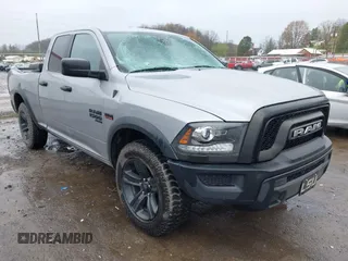 2021 Ram 1500 Warlock z VIN 1C6RR7GT0MS505043, wystawiony jako IAAI lot #41993392 z przebiegiem 86 811 mil mil oraz . Historia ofert i sprzedaży dostępna na DreamBid. Obrazek 1.