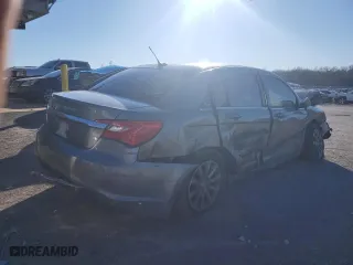 2013 Chrysler 200 Touring with VIN 1C3CCBBB0DN650409, listed as a Copart auction lot 80709703 with 91,170 mi miles and Salvage Title. Bid and sale history available at carsss.com. Image 3.