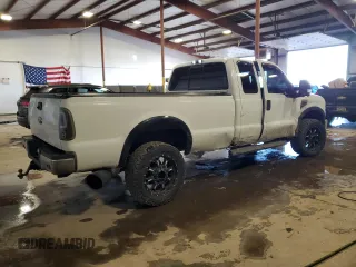 2008 Ford F-350 XL with VIN 1FTWX31R98EB22035, listed as a Copart auction lot 43644045 with 272,372 mi miles and Salvage Title. Bid and sale history available at DreamBid. Image 3.