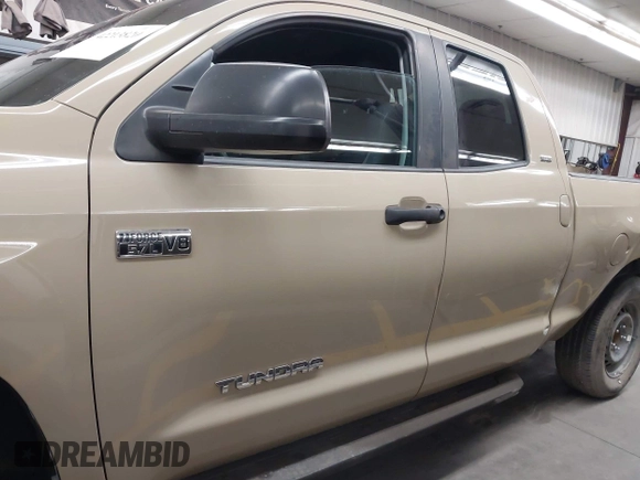 2017 Toyota Tundra SR5 z VIN 5TFRY5F18HX222592, wystawiony jako IAAI lot #42213820 z przebiegiem 204 876 mil mil oraz . Historia ofert i sprzedaży dostępna na DreamBid. Obrazek 14.