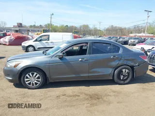 2010 Honda Accord LX z VIN 1HGCP2F33AA028023, wystawiony jako IAAI lot #42079684 z przebiegiem 183 891 mil mil oraz . Historia ofert i sprzedaży dostępna na DreamBid. Obrazek 17.