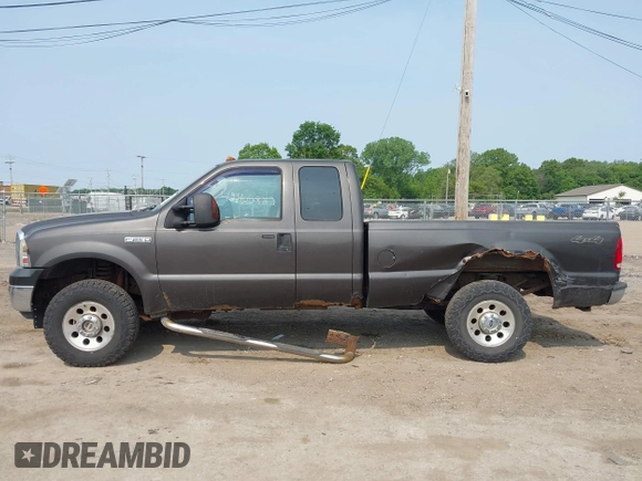 2005 Ford F-250 XL с VIN 1FTSX215X5EC32450, выставлен на аукционе IAAI как лот 42405822 с пробегом Не указан миль и . История ставок и продаж доступна на DreamBid. Изображение 14.
