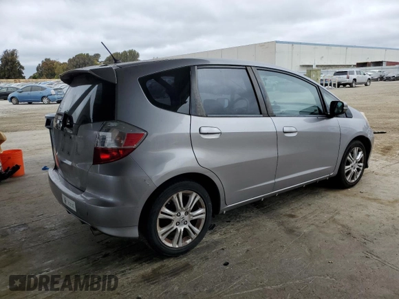 2009 Honda Fit Sport z VIN JHMGE884X9C002533, wystawiony jako Copart lot #62222155 z przebiegiem 133 148 mil mil oraz Czysty tytuł • Clean title. Historia ofert i sprzedaży dostępna na DreamBid. Obrazek 3.