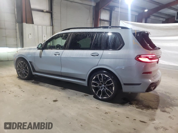 2023 BMW X7 xDrive40i z VIN 5UX23EM00P9P28204, wystawiony jako Copart lot #50878745 z przebiegiem 25 142 mil mil oraz Szkoda całkowita • Salvage title. Historia ofert i sprzedaży dostępna na DreamBid. Obrazek 2.