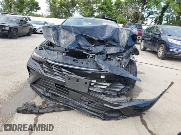 2024 Hyundai Elantra SEL z VIN KMHLS4DG7RU716028, wystawiony jako Copart lot #59912774 z przebiegiem 2 971 mil mil oraz Szkoda całkowita • Salvage title. Historia ofert i sprzedaży dostępna na DreamBid. Obrazek 5.