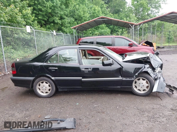 1998 Mercedes-Benz C 230/260/280/320 с VIN WDBHA23G8WA544140, выставлен на аукционе IAAI как лот 42531224 с пробегом 191 545 миль миль и . История ставок и продаж доступна на DreamBid. Изображение 13.