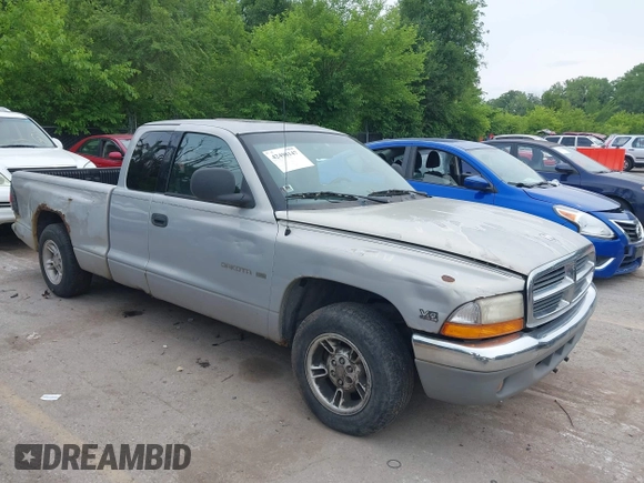 2000 Dodge Dakota with VIN 1B7GL22X7YS781191, listed as a IAAI auction lot 42498147 with 283,341 mi miles and . Bid and sale history available at DreamBid. Image 1.