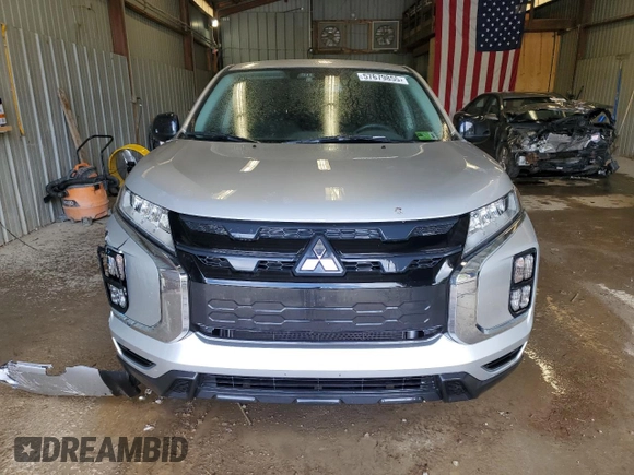 2024 Mitsubishi Outlander S z VIN JA4ARUAU3RU011318, wystawiony jako Copart lot #57679855 z przebiegiem 25 882 mil mil oraz Szkoda całkowita • Salvage title. Historia ofert i sprzedaży dostępna na DreamBid. Obrazek 5.