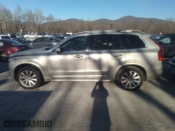 2016 Volvo XC90 T6 Momentum with VIN YV4A22PK7G1034763, listed as a IAAI auction lot 41590080 with 132,508 mi miles. Bid and sale history available at carsss.com. Image 14.