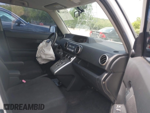 2009 Scion xB z VIN JTLKE50E791072263, wystawiony jako IAAI lot #42199771 z przebiegiem 164 071 mil mil oraz . Historia ofert i sprzedaży dostępna na DreamBid. Obrazek 5.