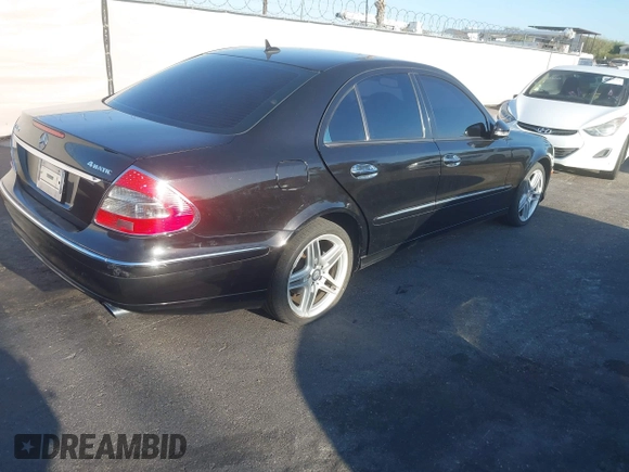 2007 Mercedes-Benz E-Class 3.5L with VIN WDBUF87X67X222236, listed as a IAAI auction lot 41991958 with 158,735 mi miles. Bid and sale history available at carsss.com. Image 4.