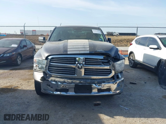 2018 Ram 1500 Express z VIN 1C6RR6FG9JS299201, wystawiony jako IAAI lot #42017973 z przebiegiem 79 732 mil mil oraz . Historia ofert i sprzedaży dostępna na DreamBid. Obrazek 12.