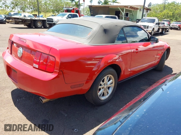 2007 Ford Mustang Deluxe z VIN 1ZVFT84N475282577, wystawiony jako IAAI lot #42239652 z przebiegiem 141 048 mil mil oraz . Historia ofert i sprzedaży dostępna na DreamBid. Obrazek 4.