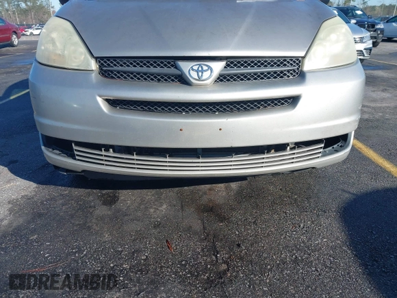 2005 Toyota Sienna LE with VIN 5TDBA23C85S041021, listed as a IAAI auction lot 41770918 with 205,503 mi miles. Bid and sale history available at carsss.com. Image 6.