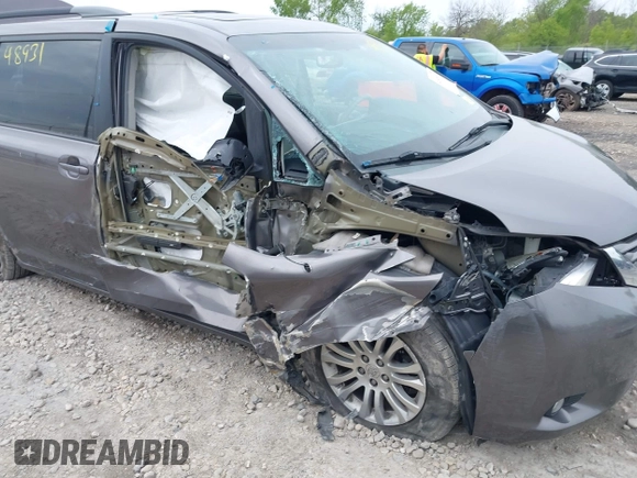 2013 Toyota Sienna XLE AAS with VIN 5TDYK3DC5DS405535, listed as a IAAI auction lot 42348931 with 186,177 mi miles and . Bid and sale history available at DreamBid. Image 6.