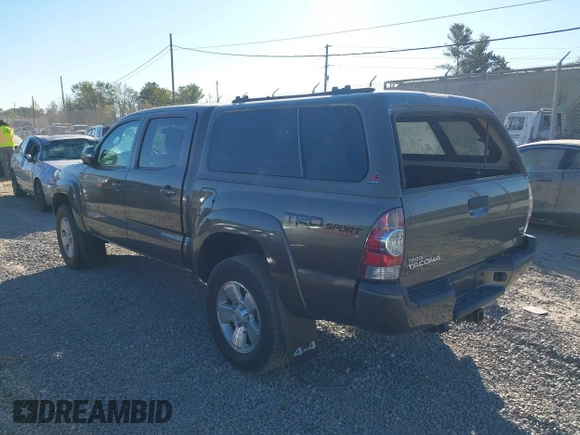 2015 Toyota Tacoma with VIN 5TFLU4EN9FX116262, listed as a IAAI auction lot 40515106 with 95,290 mi miles and . Bid and sale history available at DreamBid. Image 3.