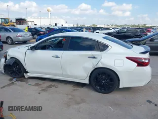 2017 Nissan Altima SV z VIN 1N4AL3AP3HC476185, wystawiony jako IAAI lot #40580202 z przebiegiem 118 710 mil mil oraz . Historia ofert i sprzedaży dostępna na DreamBid. Obrazek 14.