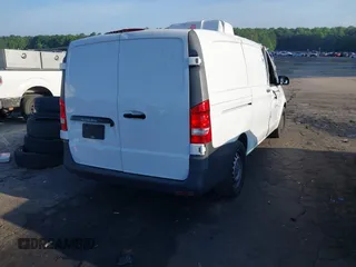 2017 Mercedes-Benz Metris Cargo z VIN WD3PG2EA2H3222972, wystawiony jako IAAI lot #42116177 z przebiegiem 119 839 mil mil oraz . Historia ofert i sprzedaży dostępna na DreamBid. Obrazek 4.