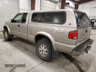 2003 GMC Sonoma SLS with VIN 1GTCT19X038151436, listed as a Copart auction lot 81548914 with 199,712 mi miles and Salvage Title. Bid and sale history available at carsss.com. Image 2.
