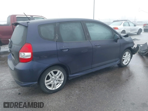 2008 Honda Fit Sport z VIN JHMGD38608S036542, wystawiony jako IAAI lot #41214139 z przebiegiem 135 893 mil mil oraz . Historia ofert i sprzedaży dostępna na DreamBid. Obrazek 4.