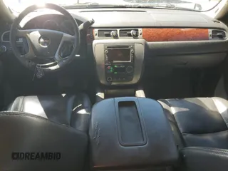 2011 GMC Yukon XL SLT z VIN 1GKS1KE06BR101797, wystawiony jako Copart lot #49614295 z przebiegiem 297 242 mil mil oraz Szkoda całkowita • Salvage title. Historia ofert i sprzedaży dostępna na DreamBid. Obrazek 8.