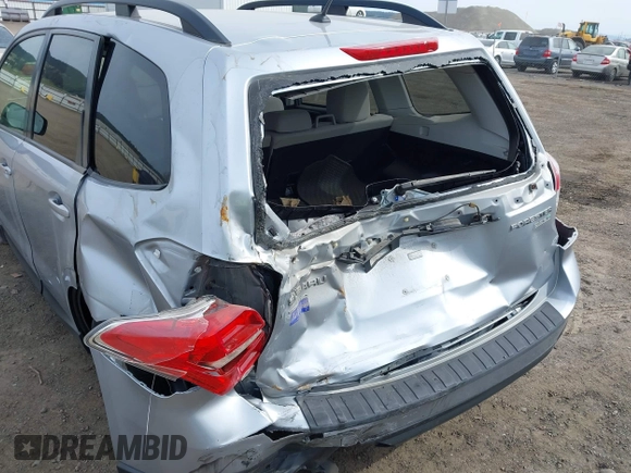 2014 Subaru Forester Premium with VIN JF2SJAEC8EH450679, listed as a IAAI auction lot 41432350 with 276,006 mi miles and . Bid and sale history available at DreamBid. Image 6.