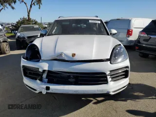 2023 Porsche Cayenne S z VIN WP1AB2AY4PDA14760, wystawiony jako Copart lot #44556414 z przebiegiem 5 886 mil mil oraz . Historia ofert i sprzedaży dostępna na DreamBid. Obrazek 5.