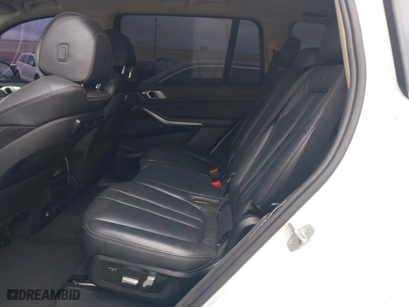 2019 BMW X7 xDrive40i with VIN 5UXCW2C53KL083874, listed as a IAAI auction lot 41280522 with 155,067 mi miles. Bid and sale history available at carsss.com. Image 8.