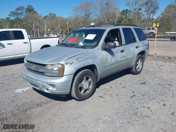 2007 Chevrolet TrailBlazer LT with VIN 1GNDS13S472204966, listed as a IAAI auction lot 41878317 with 253,490 mi miles. Bid and sale history available at carsss.com. Image 2.