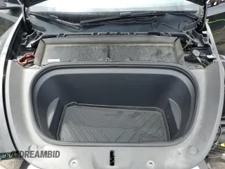 2022 Tesla Model Y Long Range z VIN 7SAYGDEE7NA014402, wystawiony jako Copart lot #56325005 z przebiegiem 41 171 mil mil oraz Szkody całkowita. Historia ofert i sprzedaży dostępna na DreamBid. Obrazek 11.